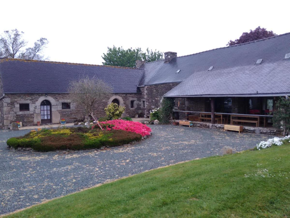 Four Chimneys Apartamento Treffrin Exterior foto